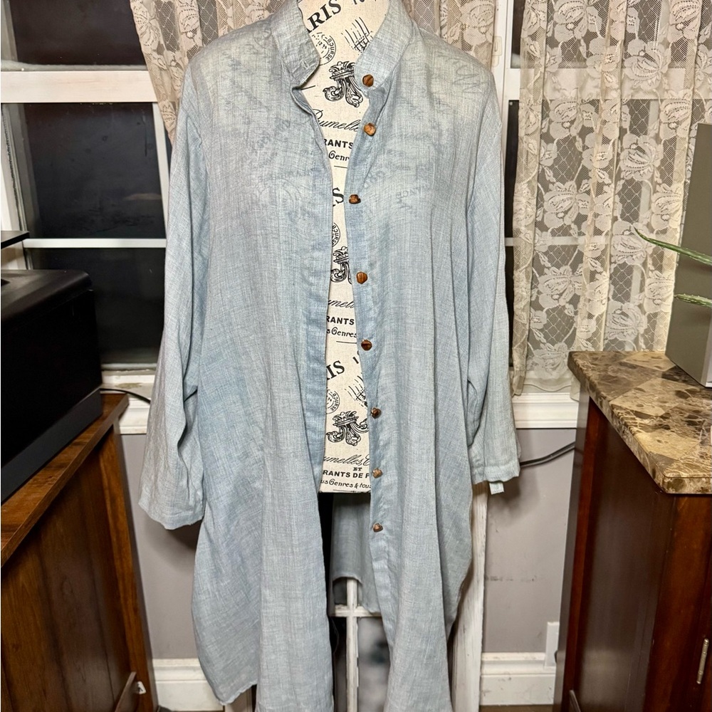 Light Blue Button Down Shirt with Relaxed Fit and Soft Fabric